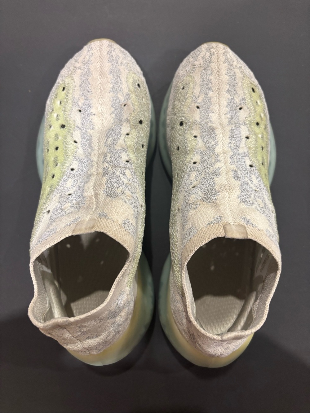 Yeezy Boost 380 Alien Blue Size 9 - Picture 4 of 6